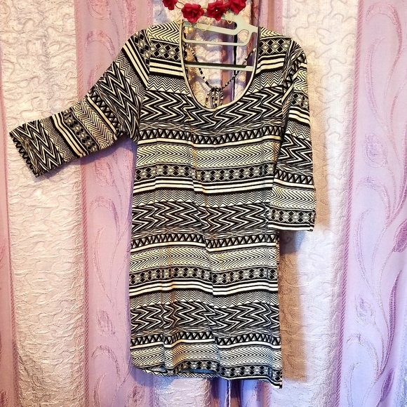 Zenobia Dresses & Skirts - Mid sleeve dress BODYCON MINI DRESS